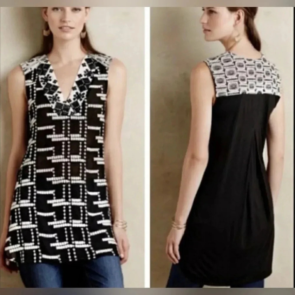 Tiny Anthropologie Black/White Lace Embroidered Chaparral Tunic Tank Top; size S